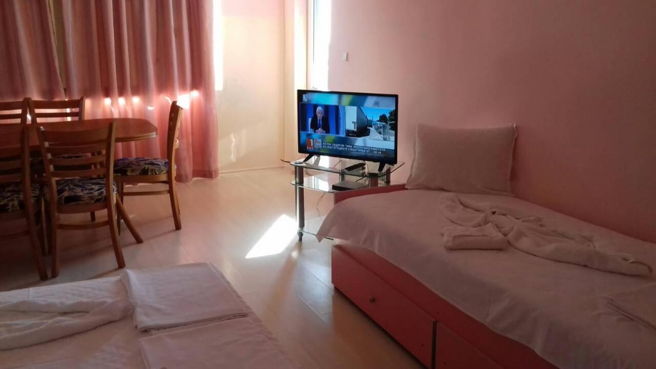 Complex Exotica Hotel Lozenets Buitenkant foto