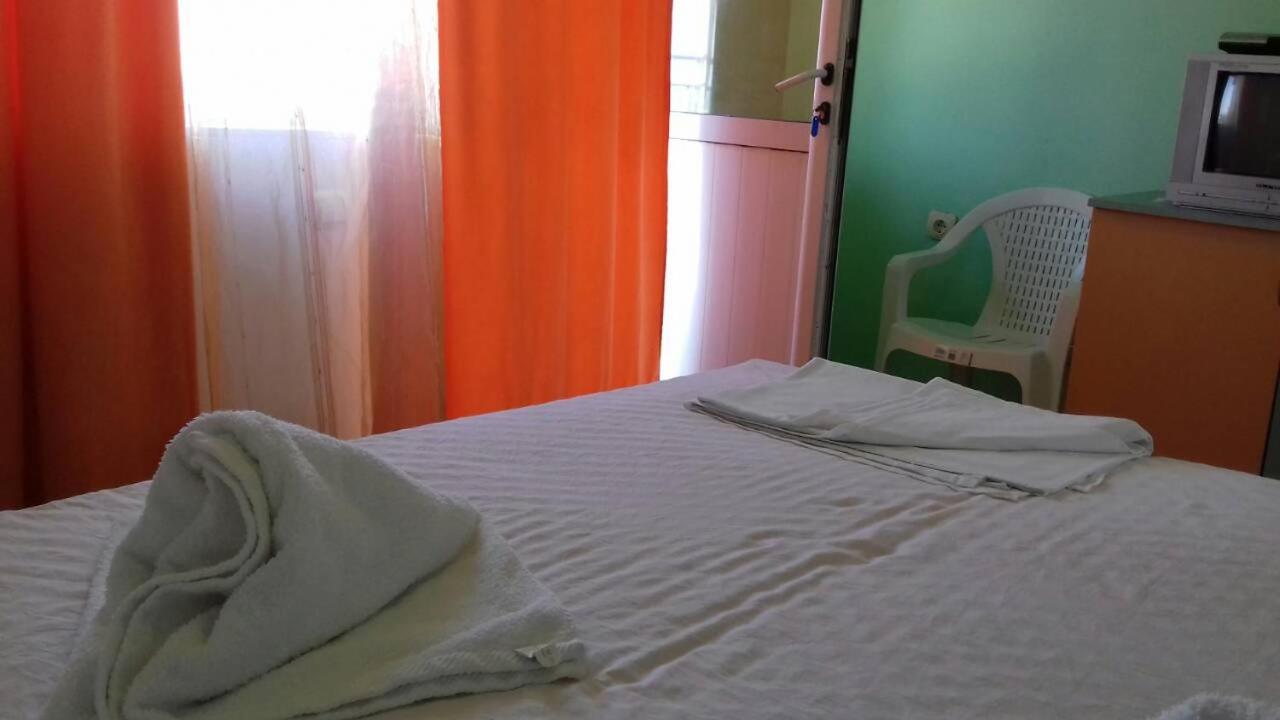Complex Exotica Hotel Lozenets Buitenkant foto