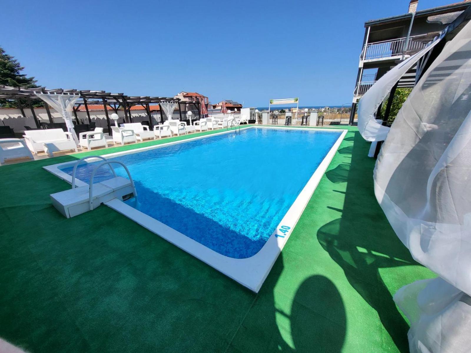 Complex Exotica Hotel Lozenets Buitenkant foto