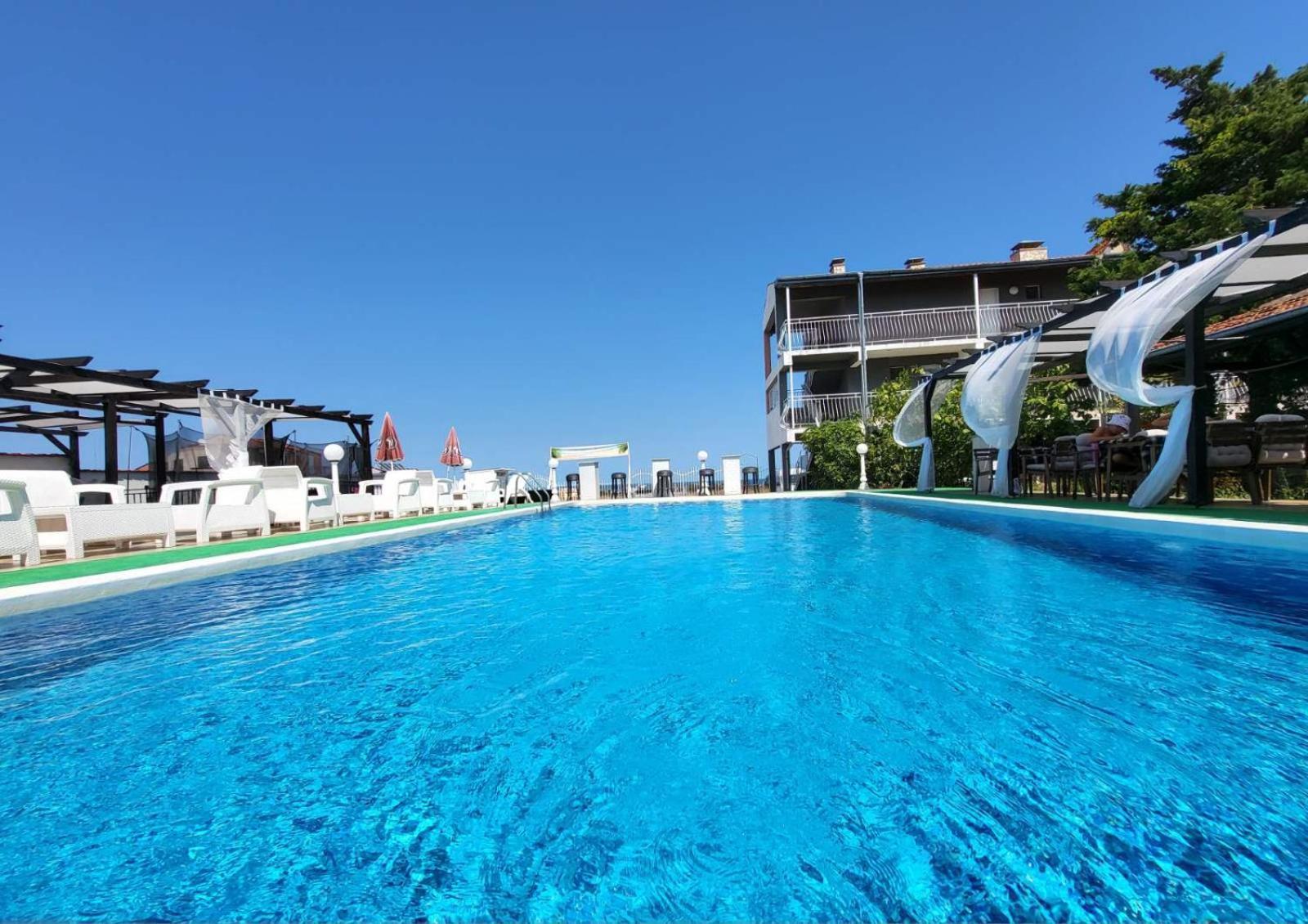 Complex Exotica Hotel Lozenets Buitenkant foto