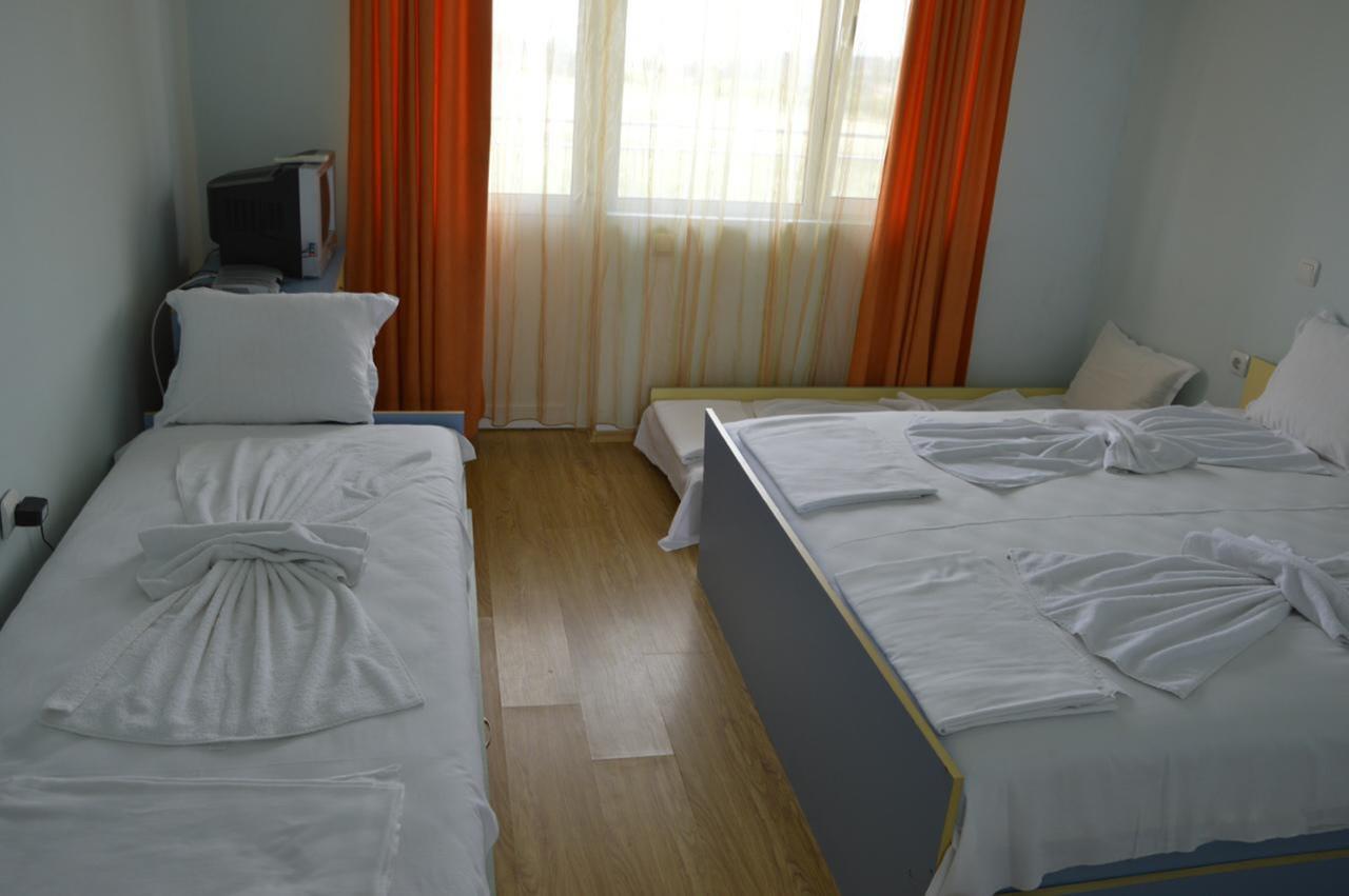 Complex Exotica Hotel Lozenets Buitenkant foto